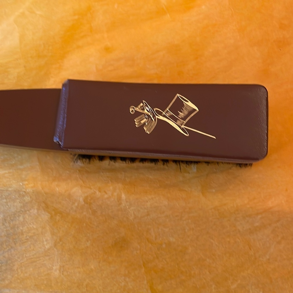 Vintage men’s grooming brush